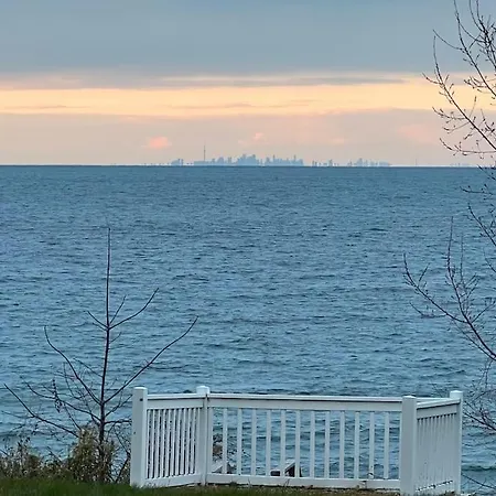 Home Away On Lake Ontario